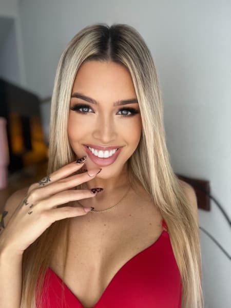zoegreekqueen