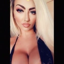 busty_mia_xxx