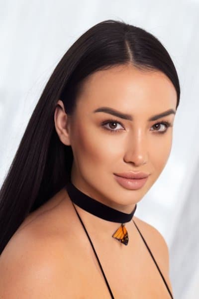 bustybrunetteregina