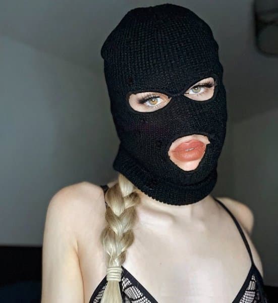 maskedblondi