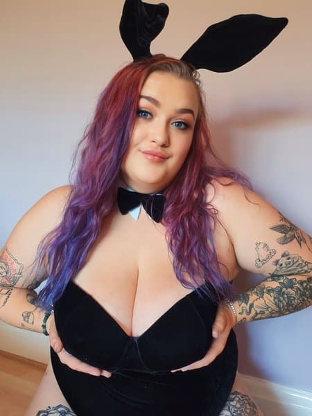 onebrokegirlwithboobs