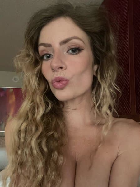 heyitscodee
