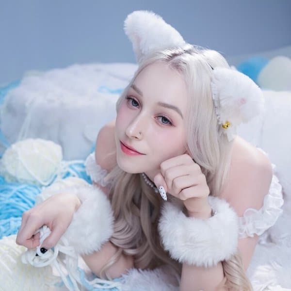 icyblondegirl