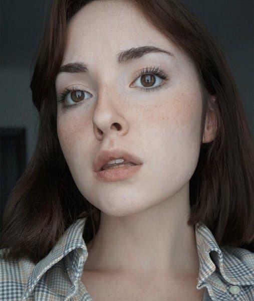 anie_anarom